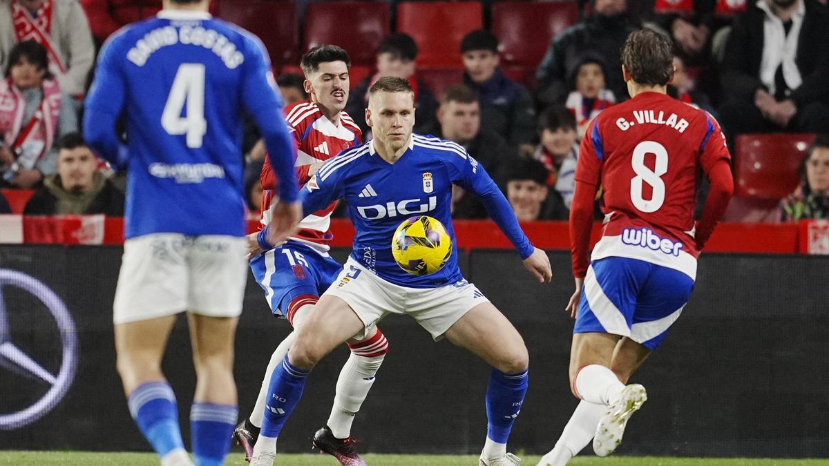 EN IMÁGENES: El Granada-Real Oviedo disputado en Los Cármenes