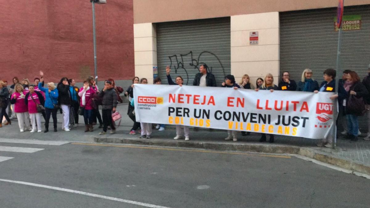 Trabajadores de la limpieza de dependencias municipales de Viladecans convocan una huelga indefinida