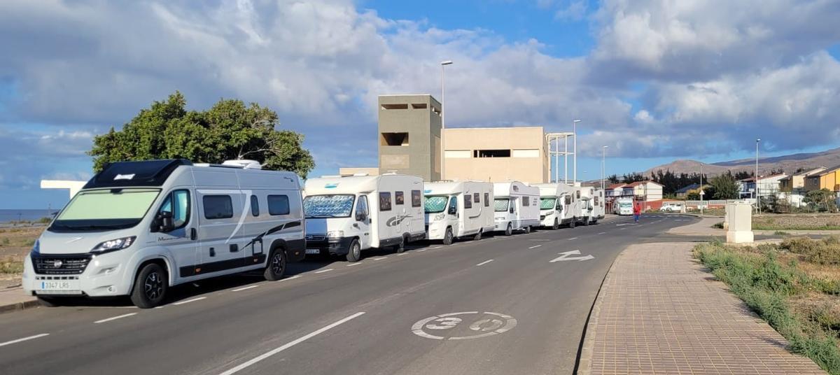 Caravanas en Castillo del Romeral.