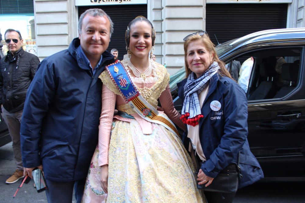 Una última foto de María Cavero con sus padres.