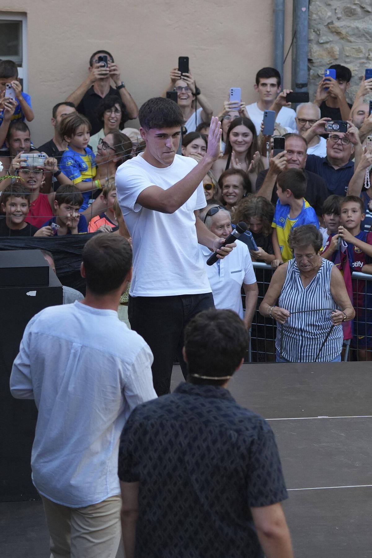 vILABLAREIX Plaça del Perelló Recepció institucional de l'Ajuntament de Vilablareix a Pau Cubarsí