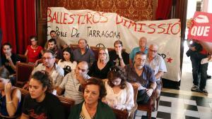 Demanen la dimissió de l’alcalde socialista, Josep Félix Ballesteros.