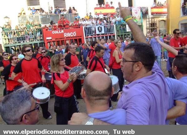 Almassora al completo sale a la calle en su primer día de festejos taurinos