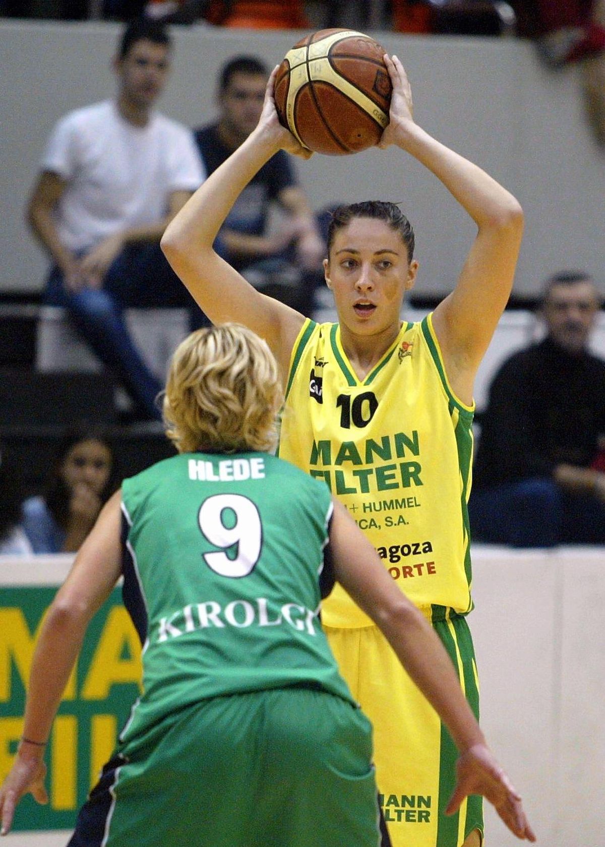 Estela Royo durante un partido con el Mann Filter.