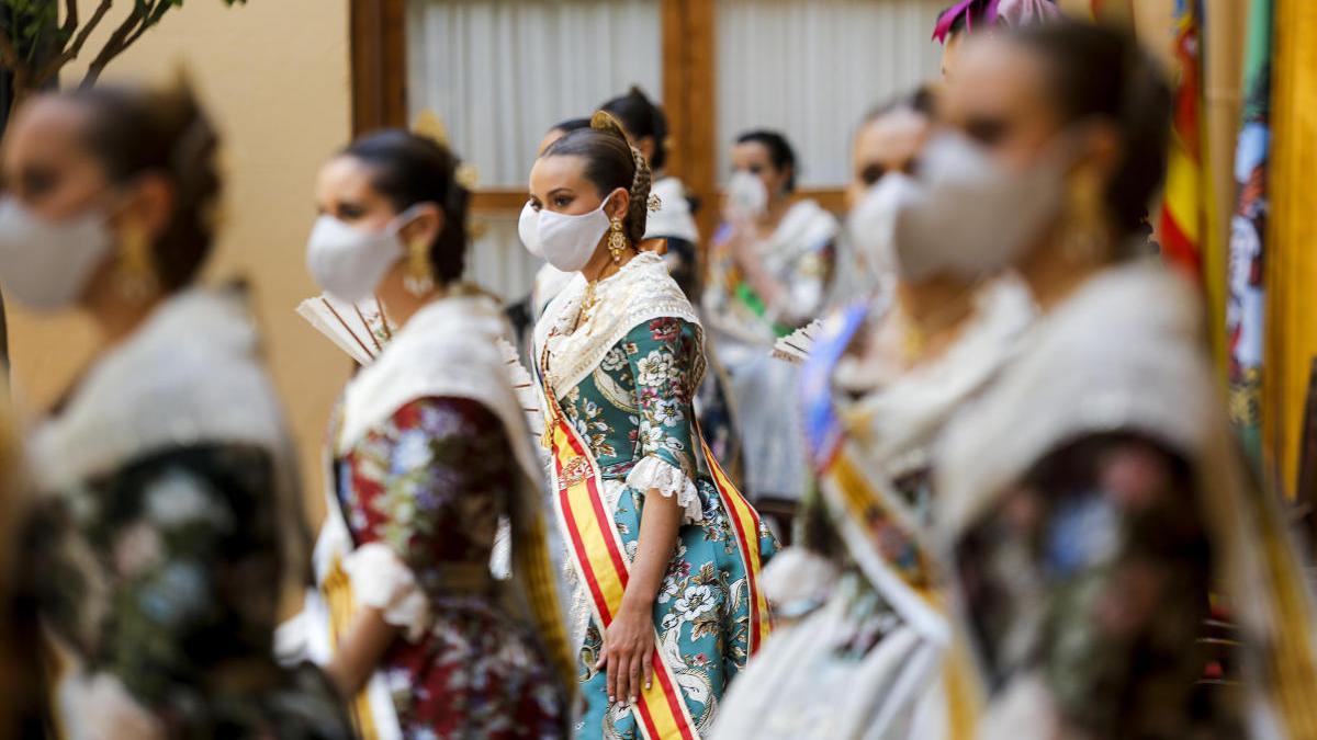 Así serán los trajes de falleras mayores y cortes 2021, al detalle