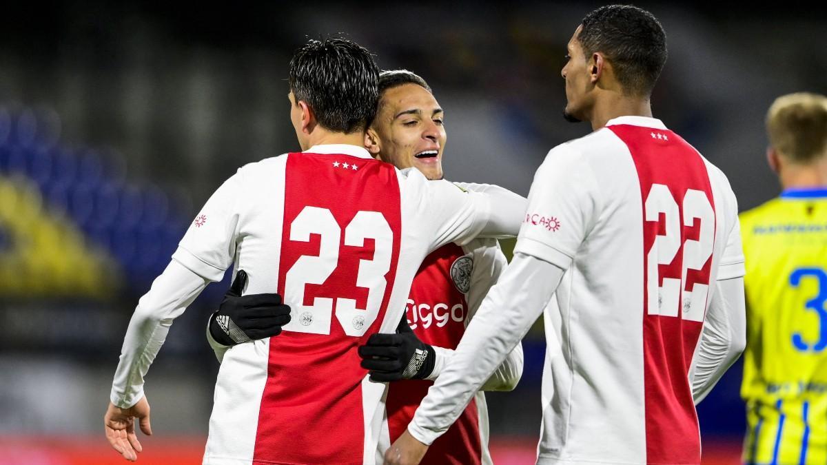 El Ajax celebra uno de los goles ante el Waalwijk