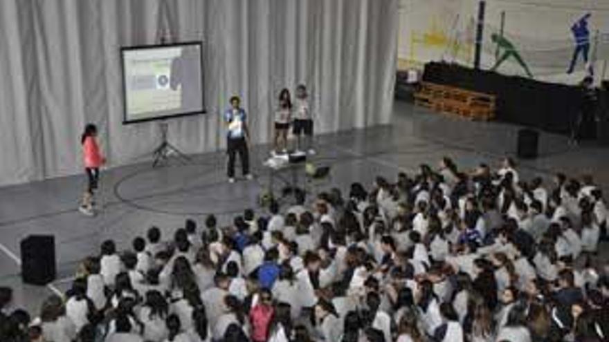 Jornada deportiva solidaria en el  Laude Newton College