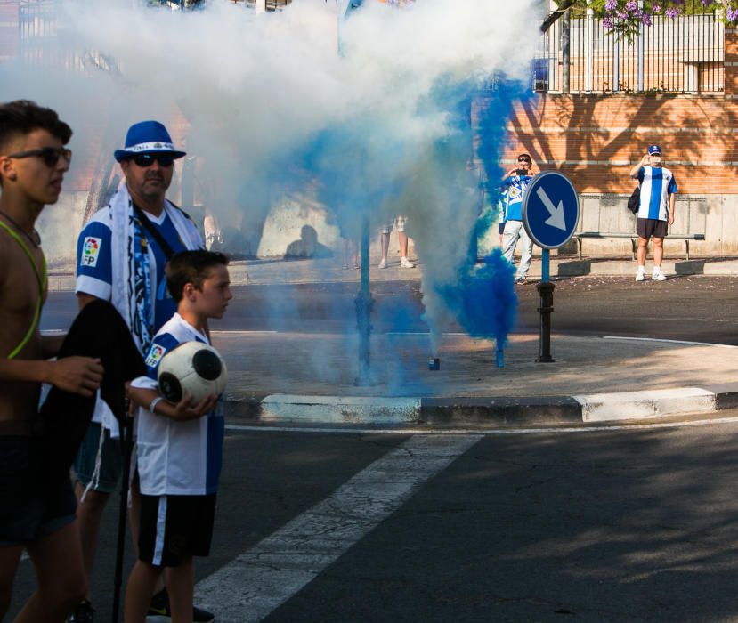 200 aficionados animan al Hércules antes del partido