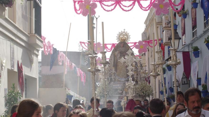 La Virgen de la Trinidad recupera este sábado las esencias del barrio de siempre