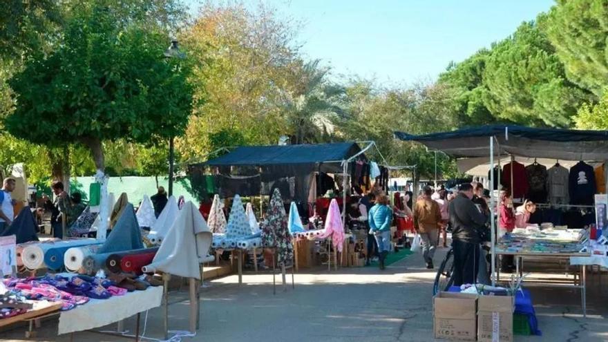 Cosmética, decoración y menaje de hogar a precios de antes: así es el mercadillo de Sevilla con 60 puestos llenos de descuentos y rebajas