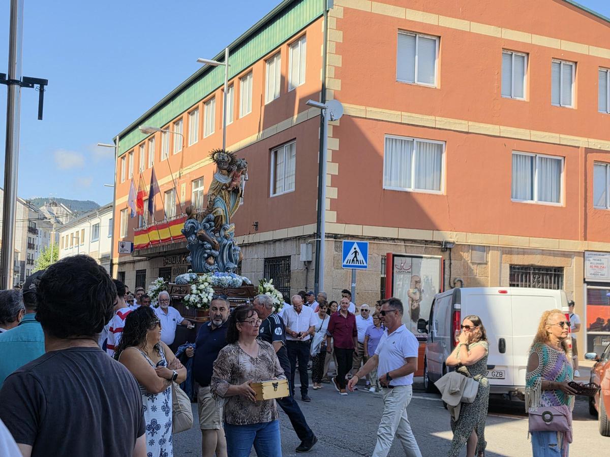 O Morrazo se echa al mar para rendir homenaje a la Virgen del Carmen O Morrazo se echa al mar para rendir homenaje a la Virgen del Carmen