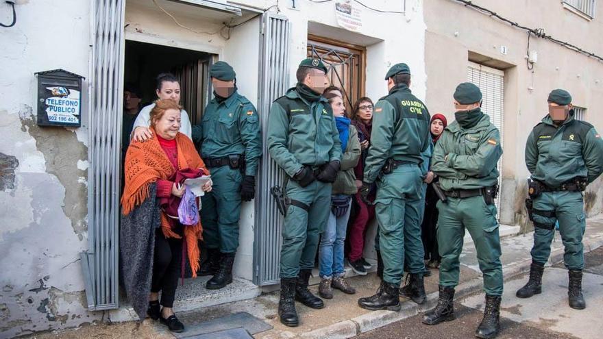 Desahuciada con 65 años, un hijo y dos nietos en Las Torres de Cotillas