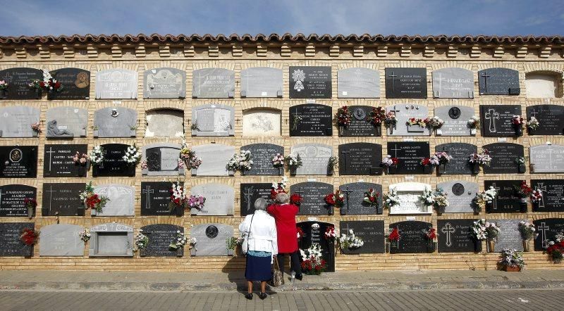 Día de Todos los Santos en el Cementerio de Zaragoza