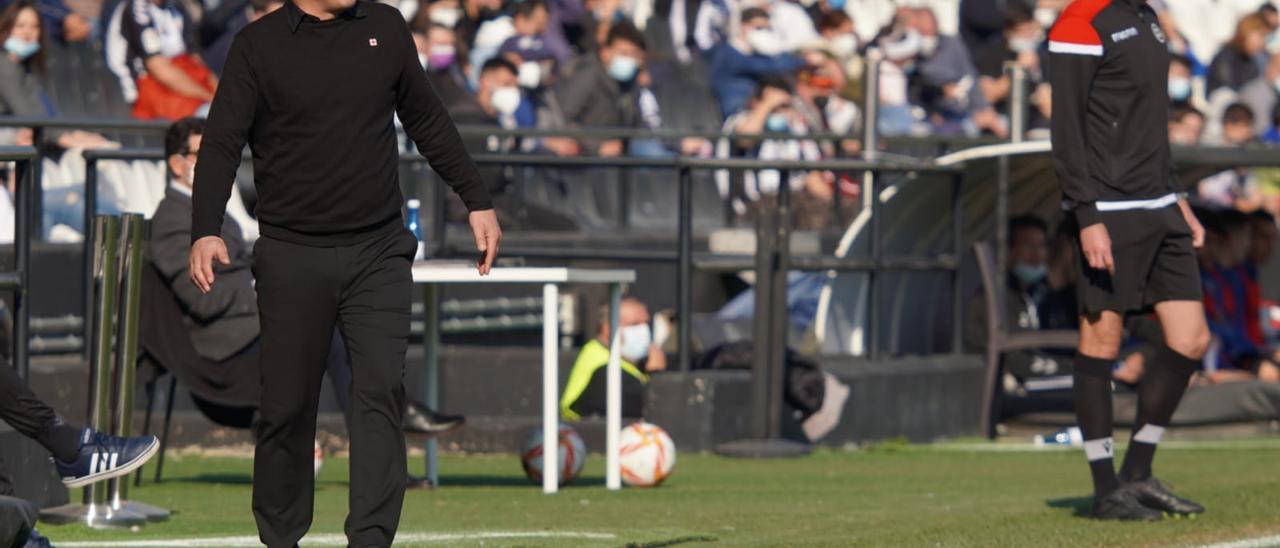 Sergi Escobar durante el partido del Castellón ante el Sabadell.