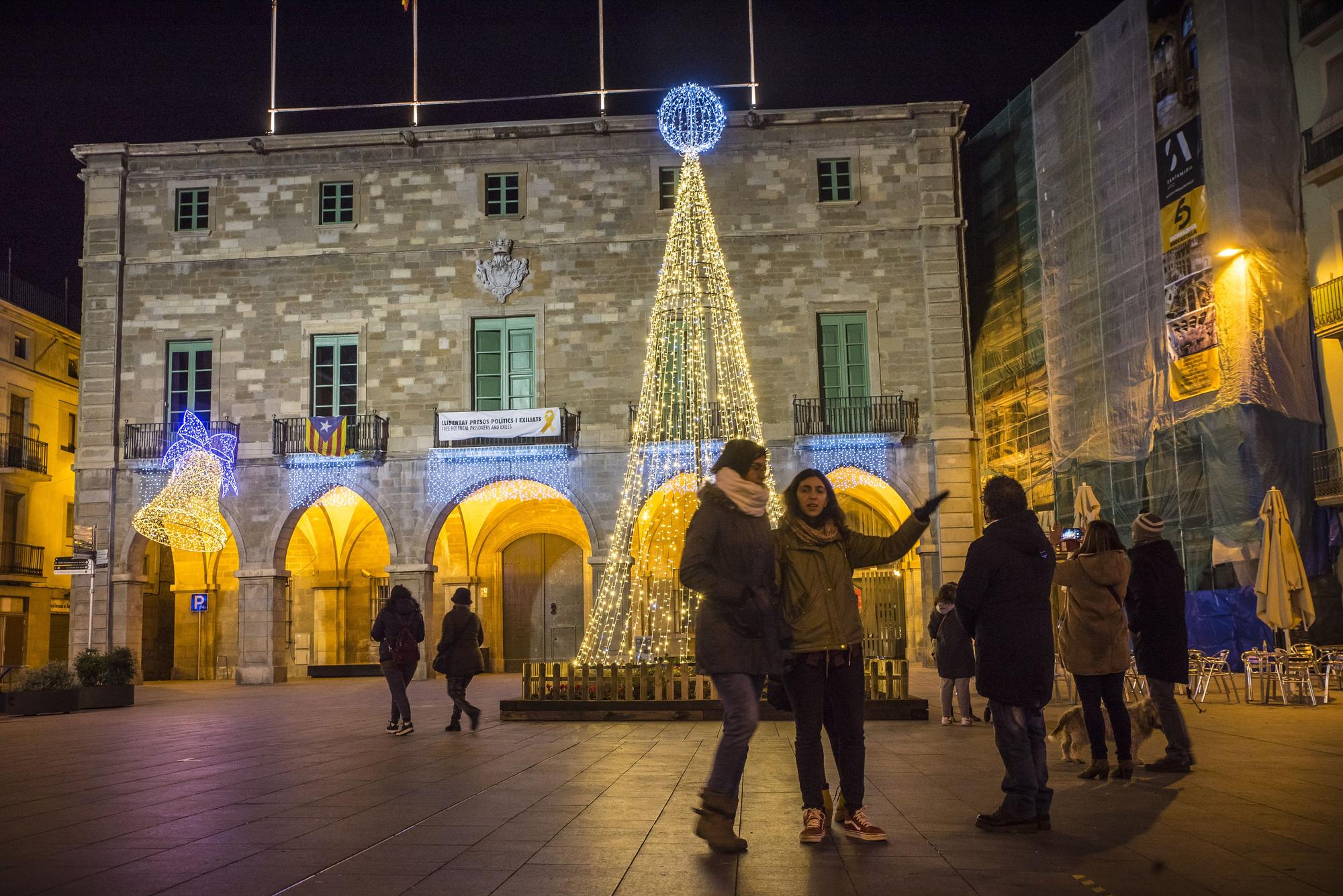 Manresa s'il·lumina: S'engega la il·luminació nadalenca a la ciutat