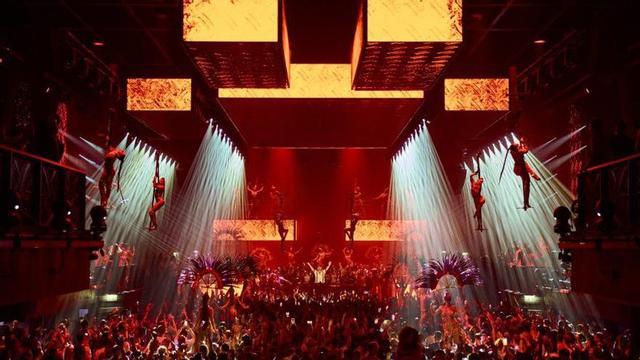 David Guetta pinchando en [UNVRS]. | TNL