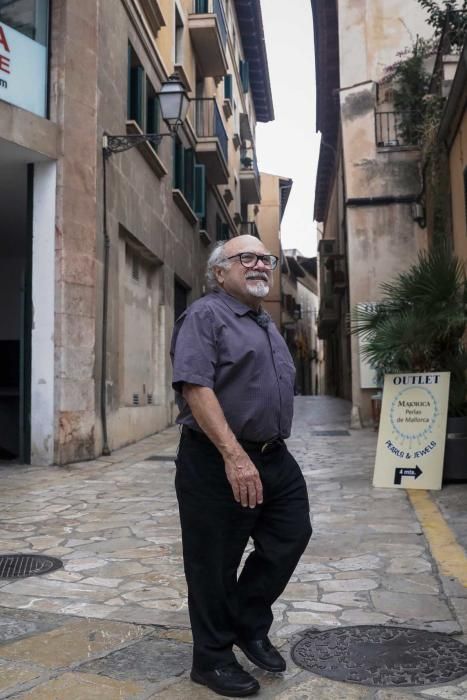 Danny DeVito se pasea por Palma