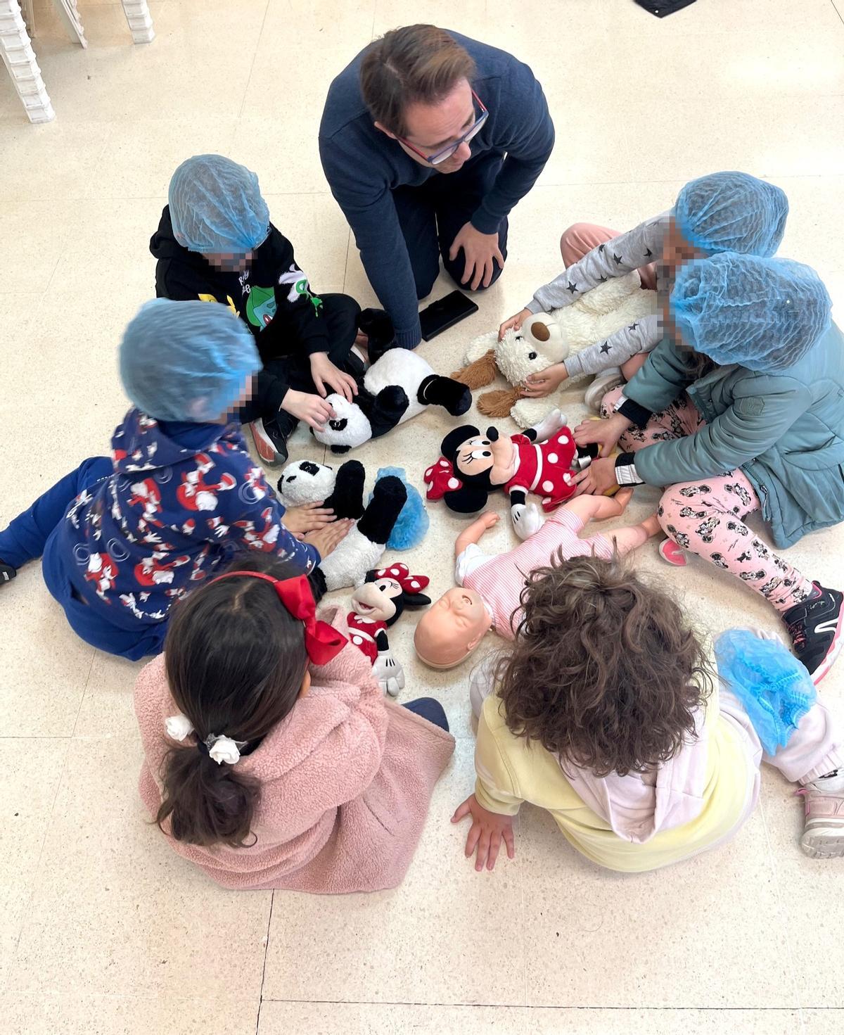 Doctor Enrique Sánchez en Aula Salud Colegios Málaga