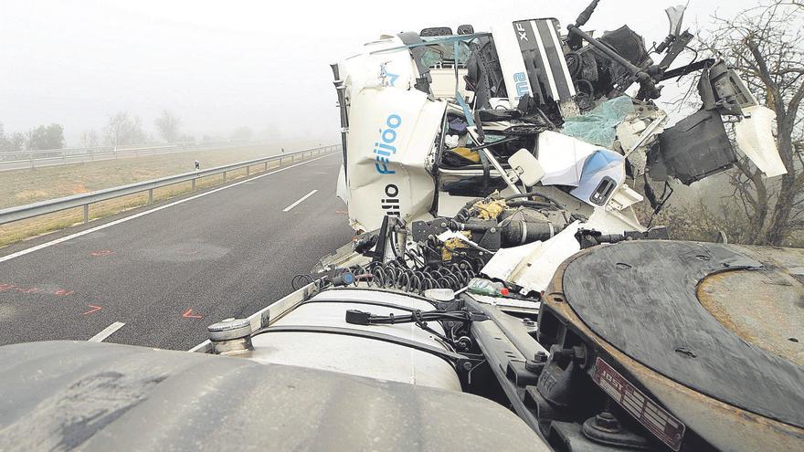 Investigan por qué no se activaron las señales antiniebla en el accidente de Lleida