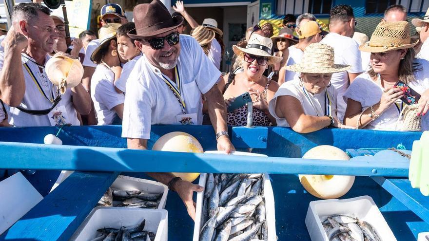 La Playa de Arinaga celebra la Vará del Pescao honrando tres décadas de tradición marinera