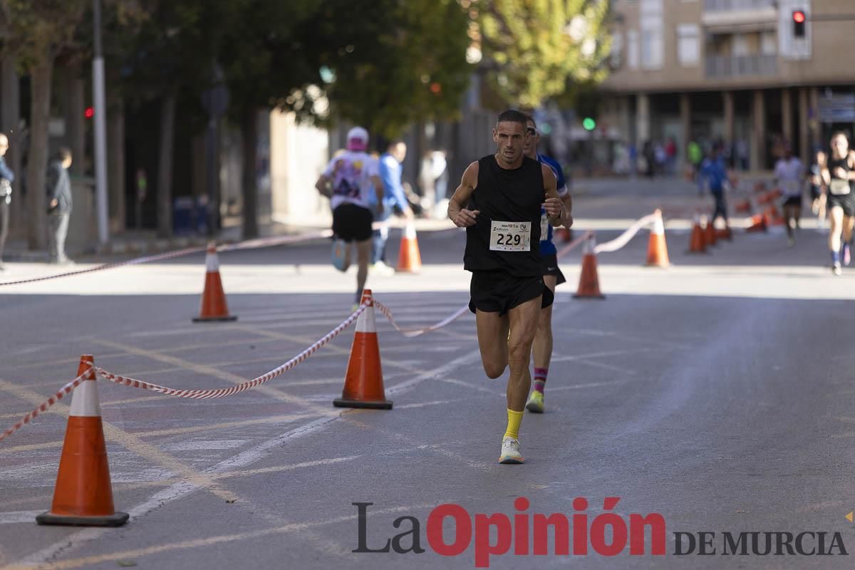 Carrera '10K Assota por ti' en Caravaca (salida y giro primera vuelta)