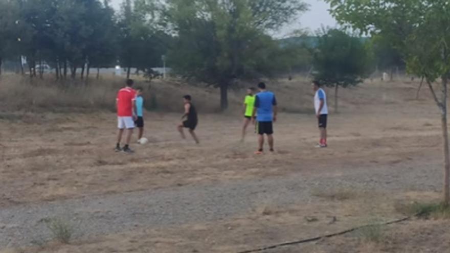 El Atlético Sanabria, relegado a entrenar en un &quot;secarral&quot;