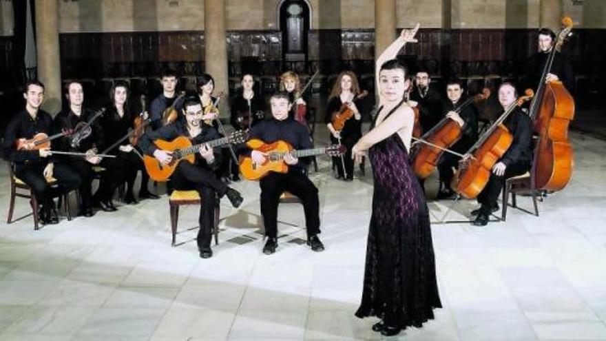 La bailaora zamorana Alicia Almeida, con la Orquesta de Cámara del Casino de Salamanca.