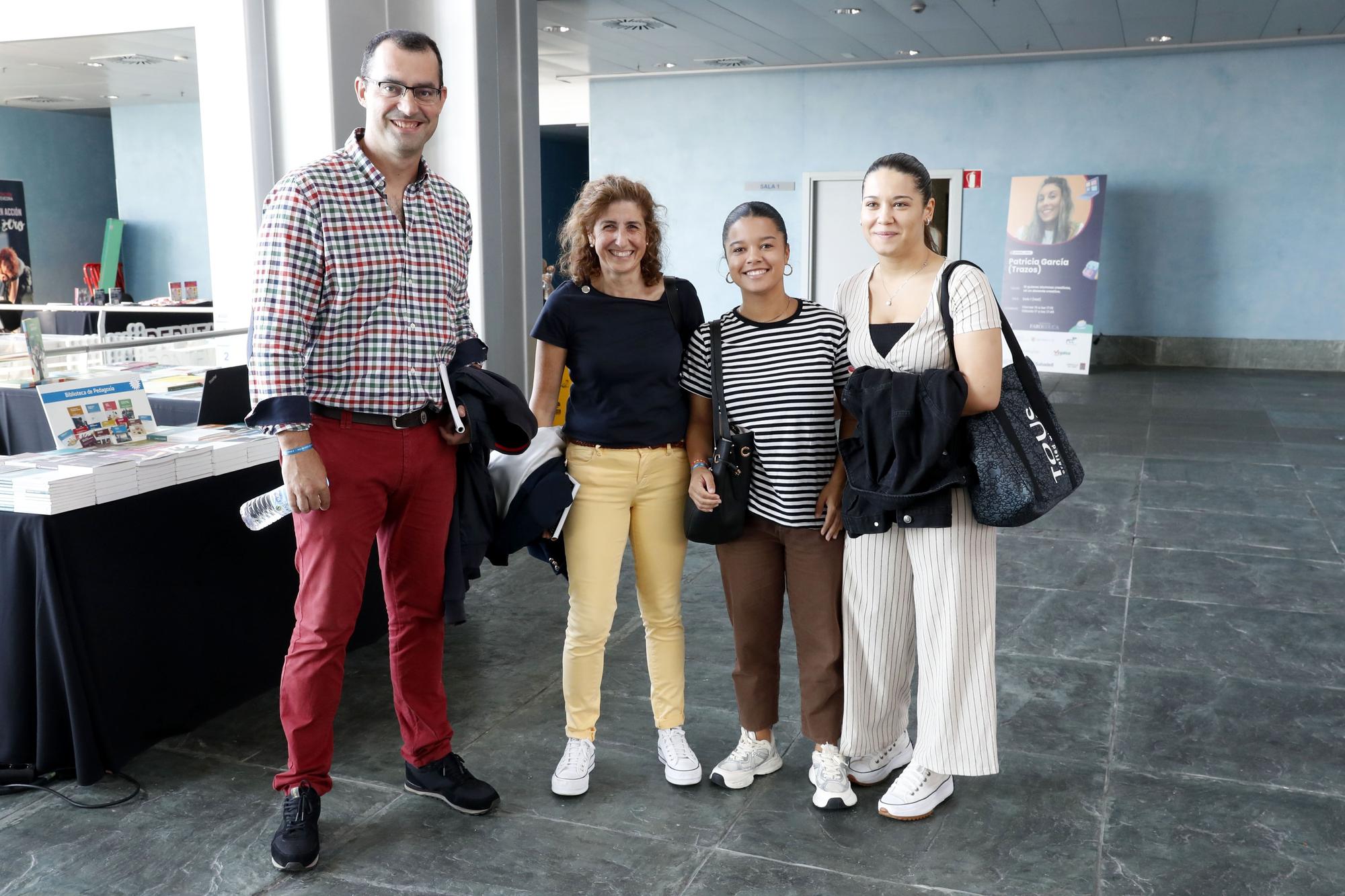 Asistentes al foro llegan al Auditorio Mar de Vigo