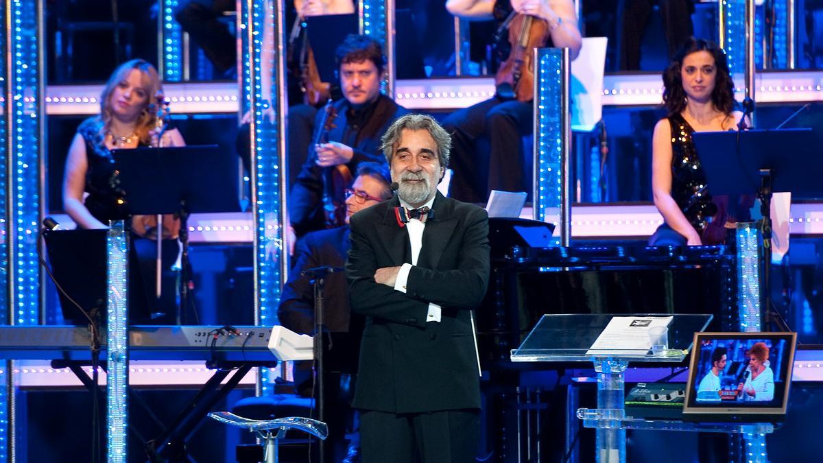 Muere a los 69 años Peppe Vessicchio, director de orquesta italiano y leyenda del Festival de Sanremo