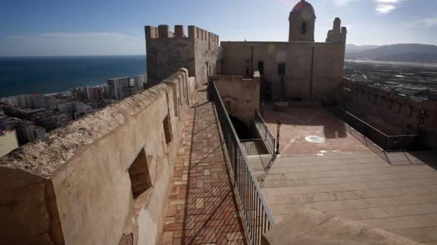 El castillo de Cullera se afianza como monumento más visitado de la comarca