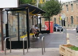 Vila-real mejora el bus 'Groguet' con diez nuevas marquesinas y plataformas