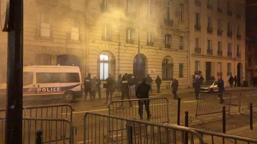 Incidentes frente al hotel del Real Madrid en París