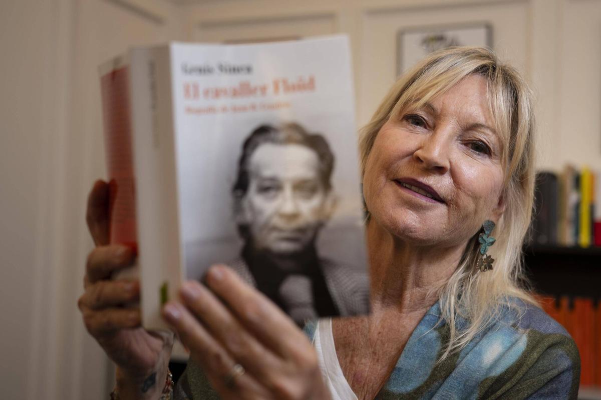 Barcelona 06/11/2025 Entrevista a Laura Cendrós, hija de uno de los fundadores de Òmnium, sobre la defensa del catalán en la clandestinidad durante el franquismo Fotografía de Ferran Nadeu