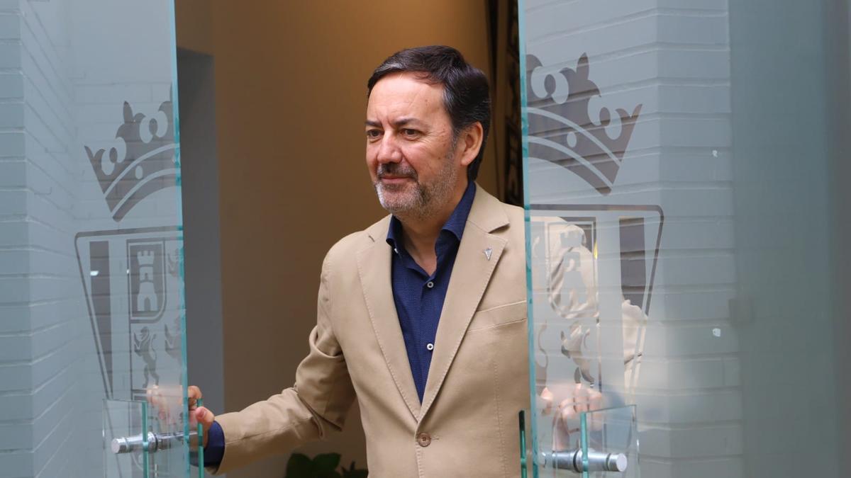 Antonio Fernández Monterrubio, en la entrada al antepalco de El Arcángel.