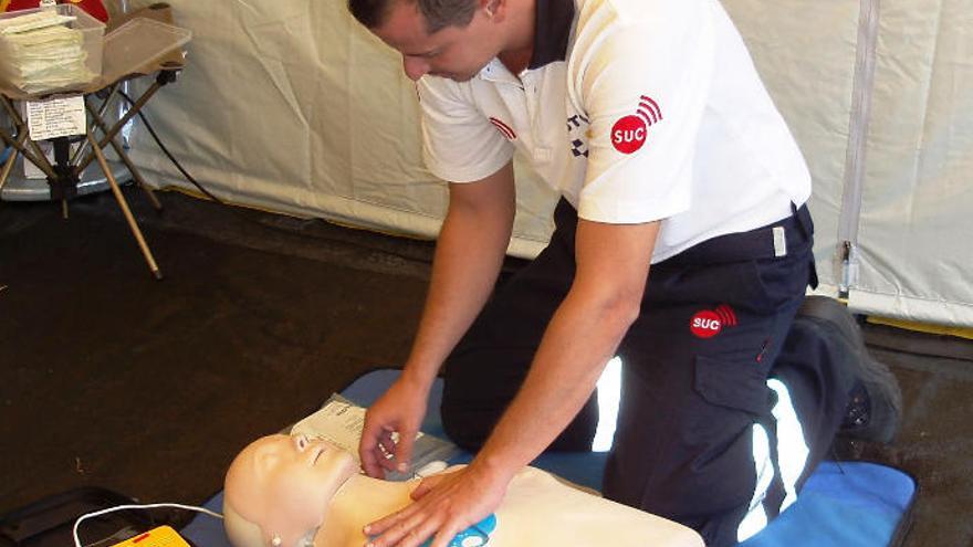 El uso del desfibrilador permite recuperar a una persona de una parada cardiorrespiratoria.