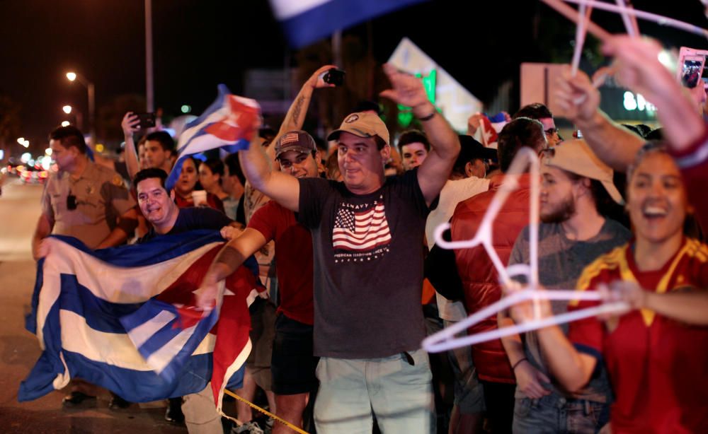 El exilio cubano celebra la muerte de Castro