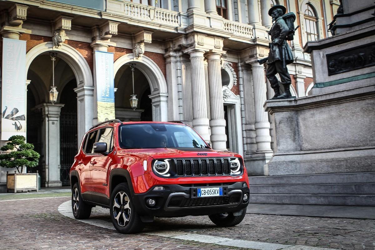 El Jeep Renegade 4xe está disponible en Automóviles Nemesio con una ventajosa oferta de financiación por 149 euros al mes.