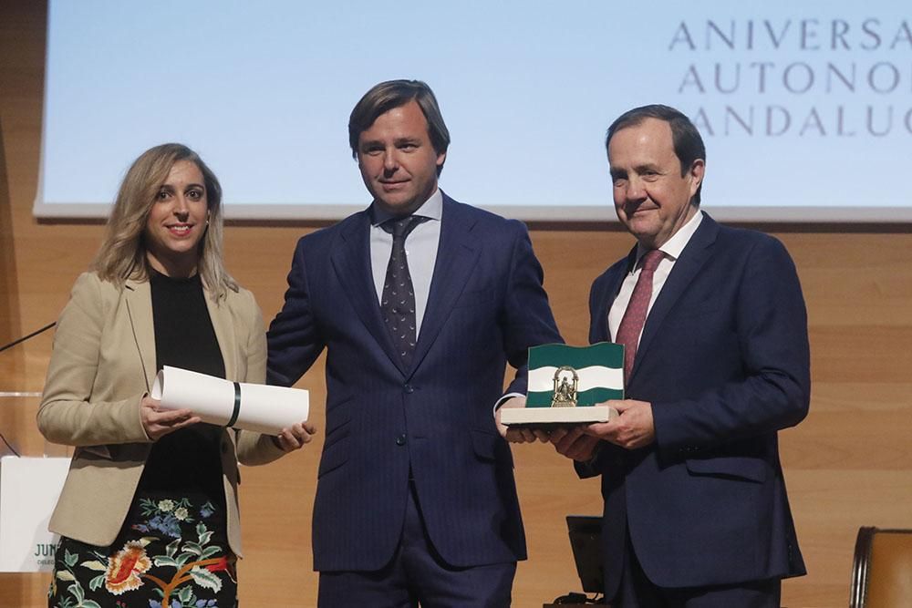 Entrega de las banderas con motivo del Día de Andalucía en Córdoba