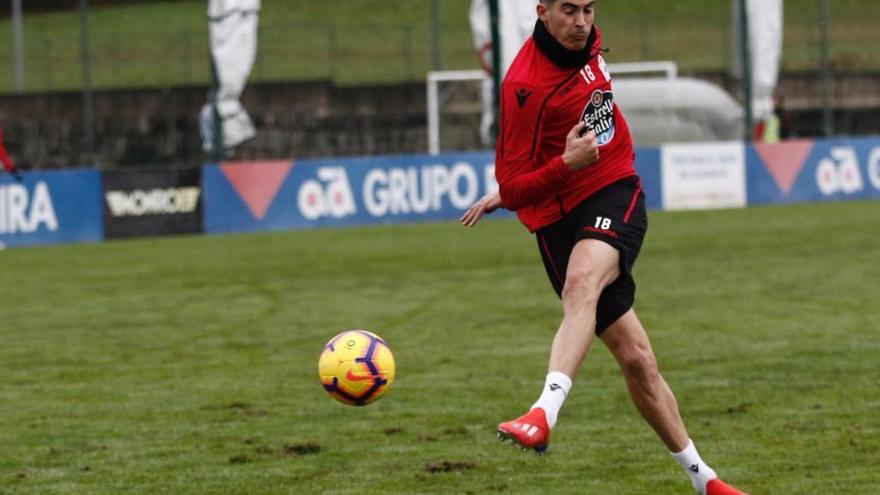 Carlos Fernández vuelve a lesionarse y no estará contra el Alcorcón