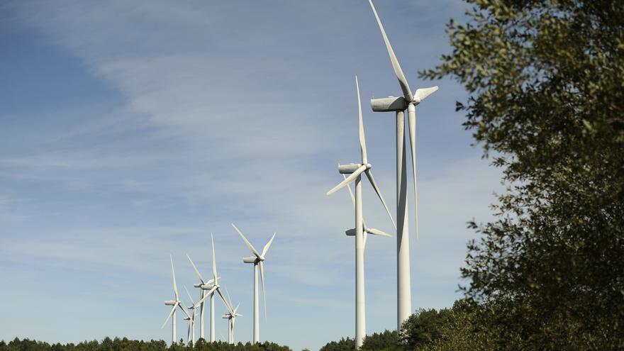 Por qué un aerogenerador está parado con viento suficiente