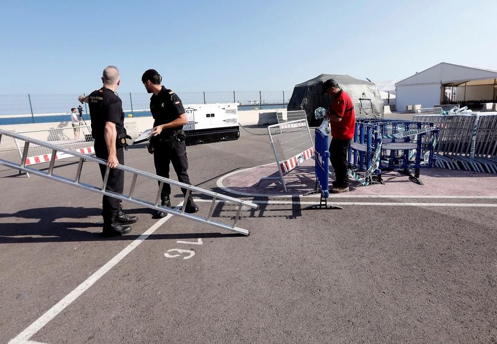 Preparativos para la llegada del Aquarius a València