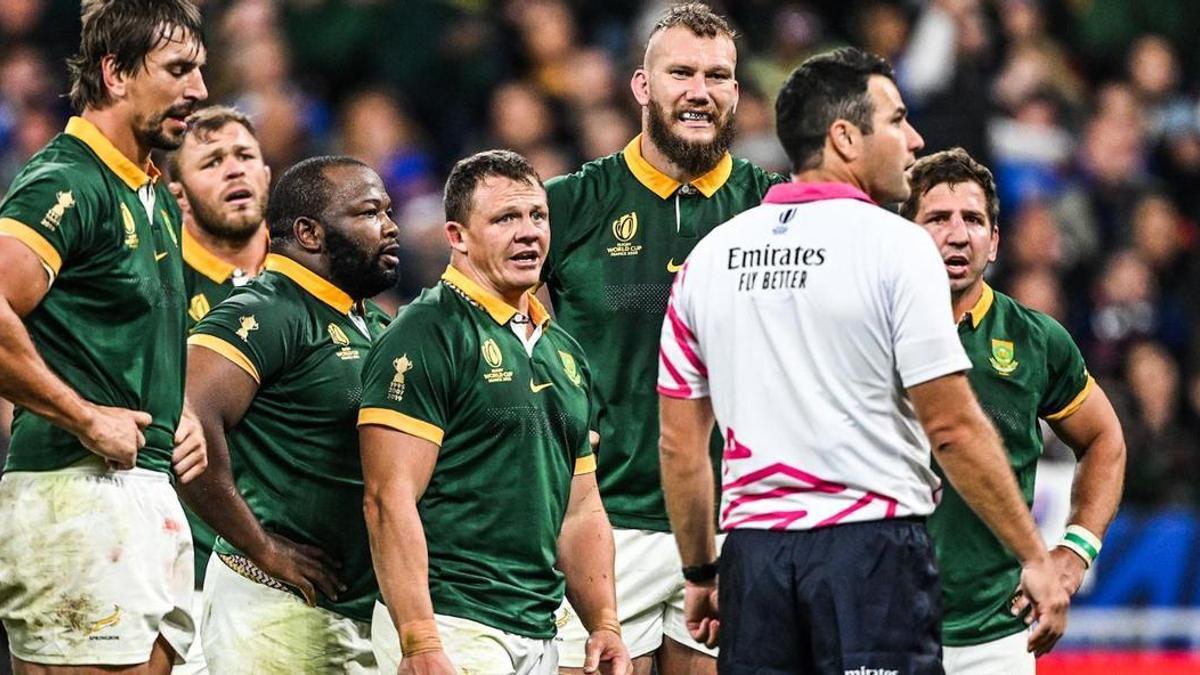 La delantera de Sudáfrica durante el partido de cuartos ante Francia en el Mundial de rugby.