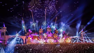 El cura DJ arrasa: así ha sido su aplaudida actuación en Medusa Festival