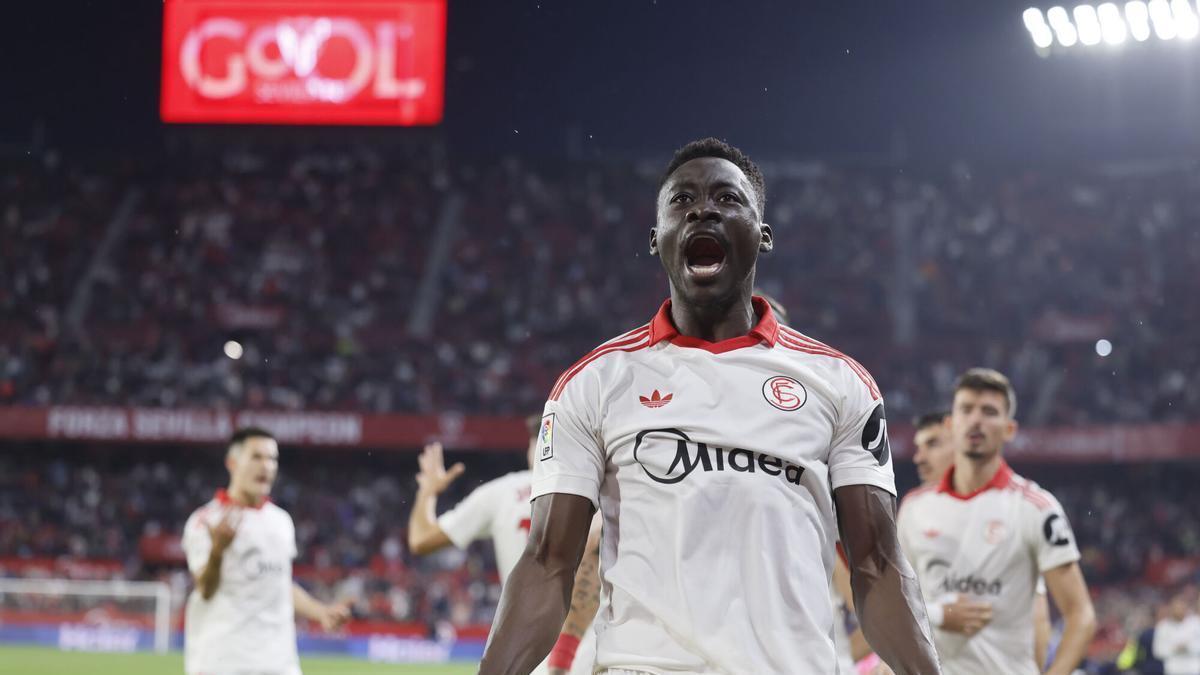 VÍDEO | El Sevilla hace caja con Akor Adams