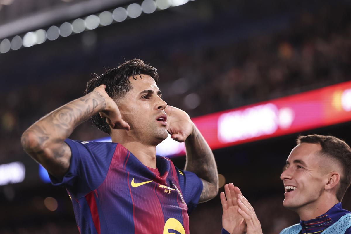 Joao Cancelo celebra su gol ante el Betis