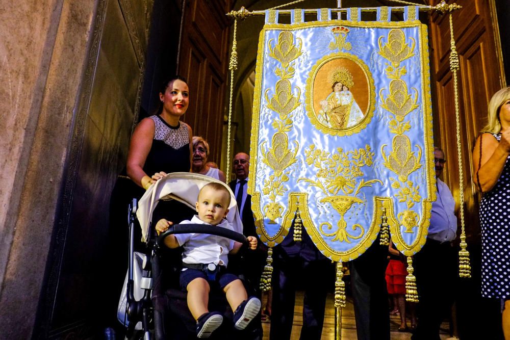 Procesión de la Virgen de la Salud en Elda