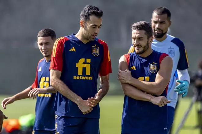 El entrenamiento de España antes de los octavos de final, en imágenes