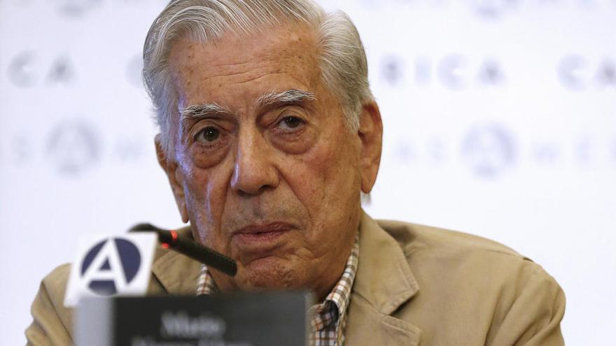 Mario Vargas Llosa en la presentación de su nuevo libro