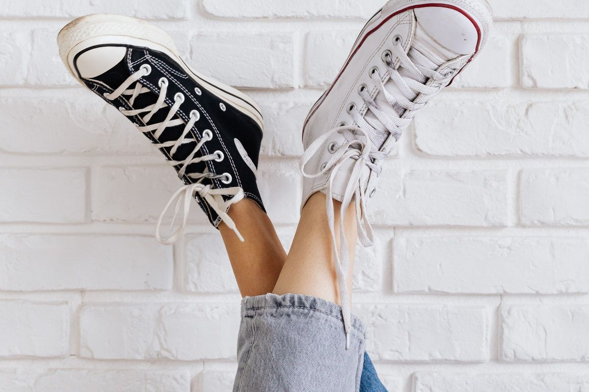 Las mejores rebajas de enero en moda para mujer: Desigual, Tommy Hilfiger o Converse