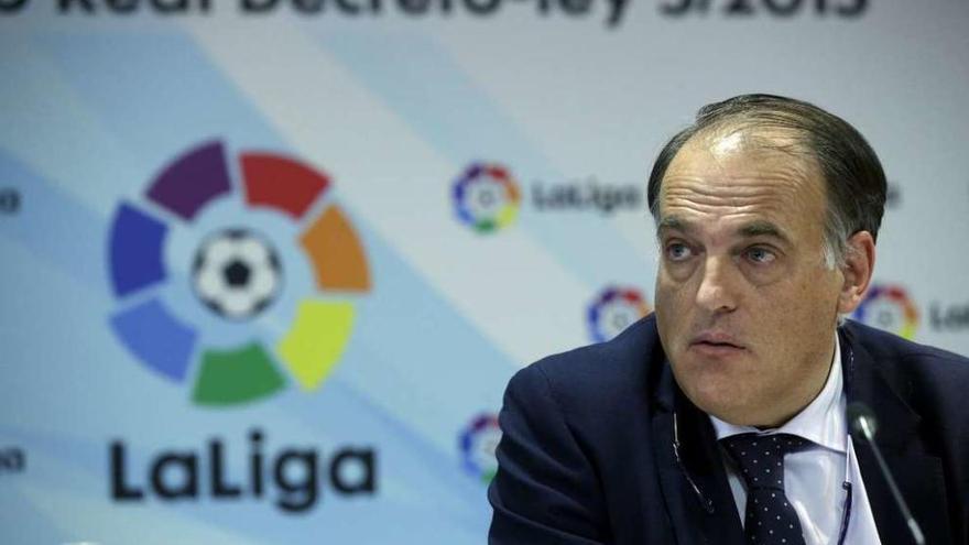 Javier Tebas, durante una rueda de prensa en la sede de la Liga. // Efe